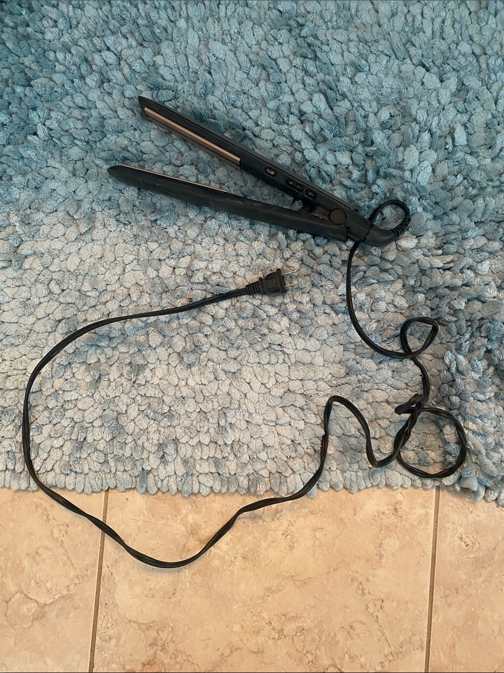 Black Hair Straightener Flat Iron - Sleek Styling Tool